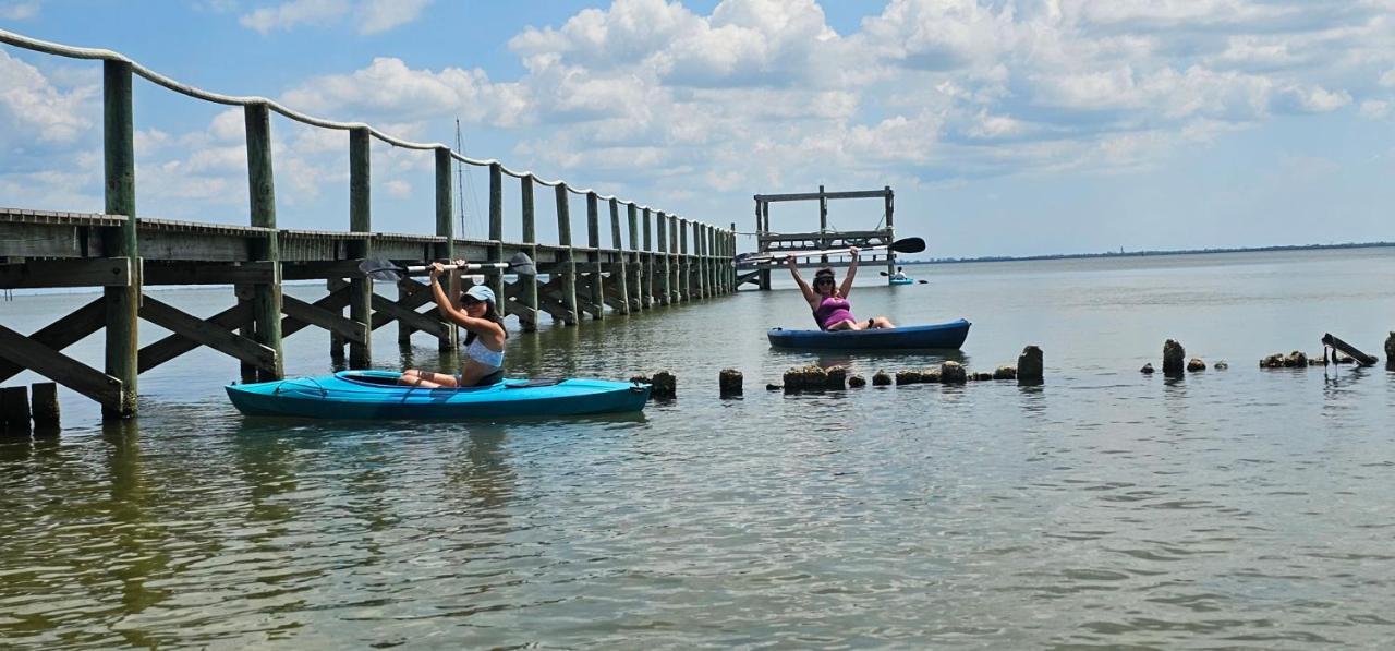 Nasa Waterfront Dolphin Suite Titusville Exterior photo