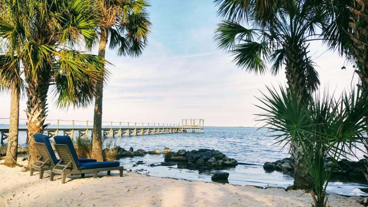 Nasa Waterfront Dolphin Suite Titusville Exterior photo